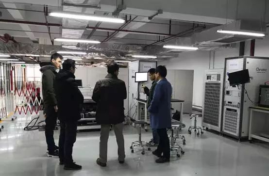 无码AV动漫精品一区二区免费